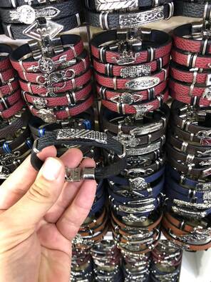 Toptan Figürlü Deri Bileklik