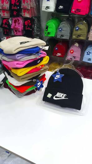 Toptan Nakışlı Yazılı Katlamalı Bay&Bayan Bere 