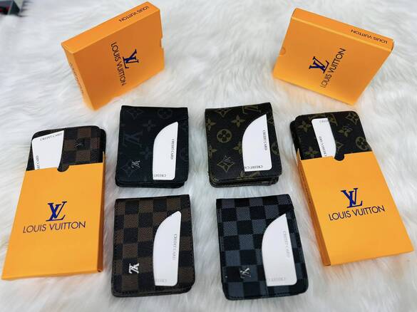 Markalı Kutulu Metal Amblem Logolu Cüzdan 