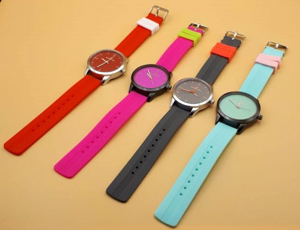 Toptan Silikon Kordonlu Fosforlu Kalite Bay&Bayan Saat
