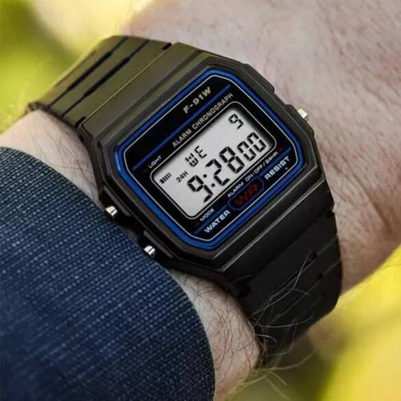 Toptan Siyah Spor Model Yazılı Kol Saati