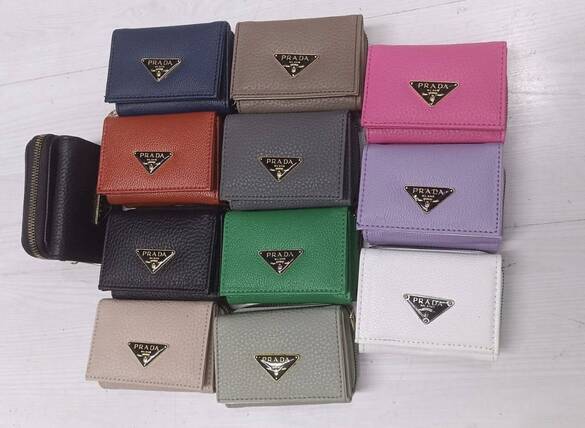 Toptan Bayan Markalı Yazılı Kısa Model Cüzdan