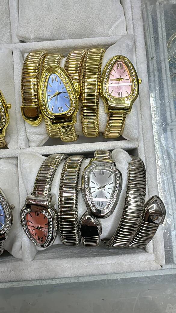 Toptan Bayan Bulgari&BVLGARİ  Model Metal Yazılı Dolama Yılan Saati 