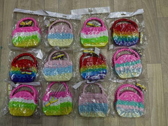 Toptan Figürlü Çapraz Asmalı Silikon Popit Çocuk Çantası