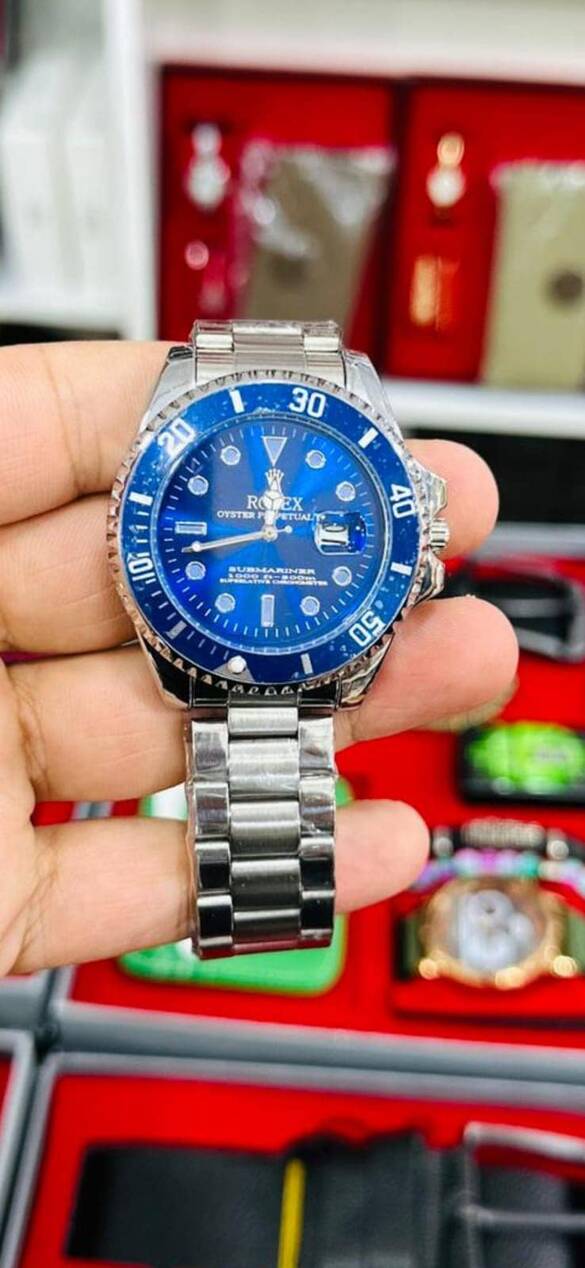 Toptan Kutulu Yazılı Takvimli Lüx Erkek Kol Saati