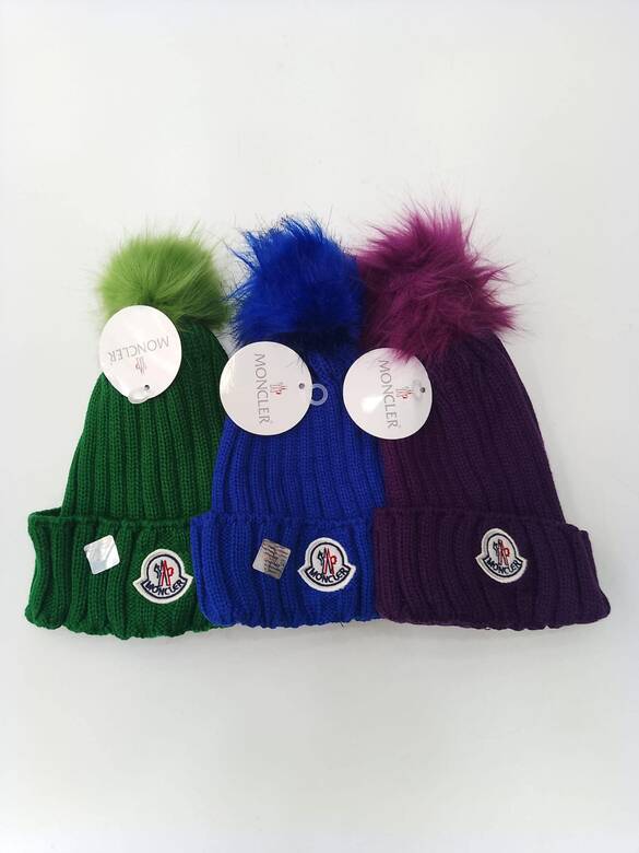 Toptan MONCLER Ponponlu Yazılı Nakışlı Bayan Bere