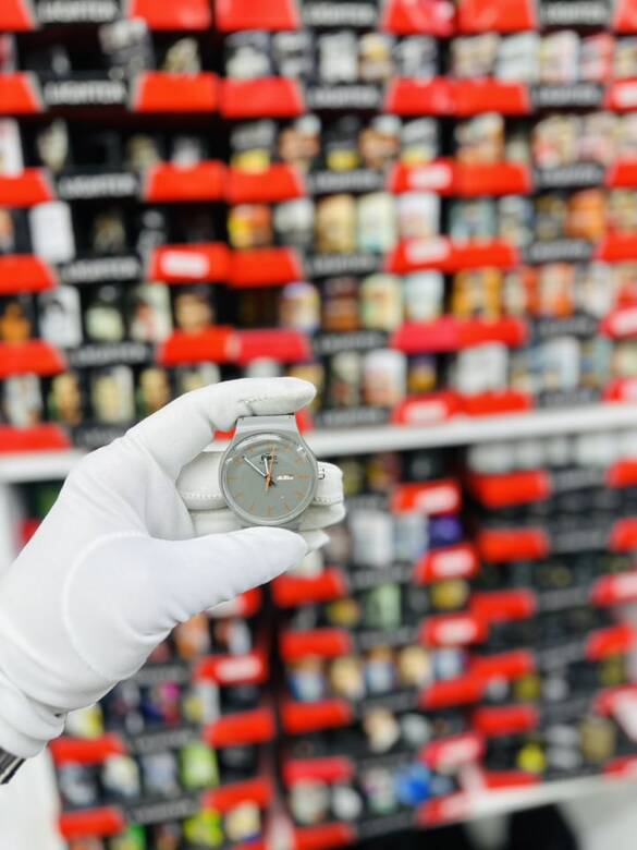 Toptan Silikon Kordonlu Takvimli Lacoste Model Kol Saati 