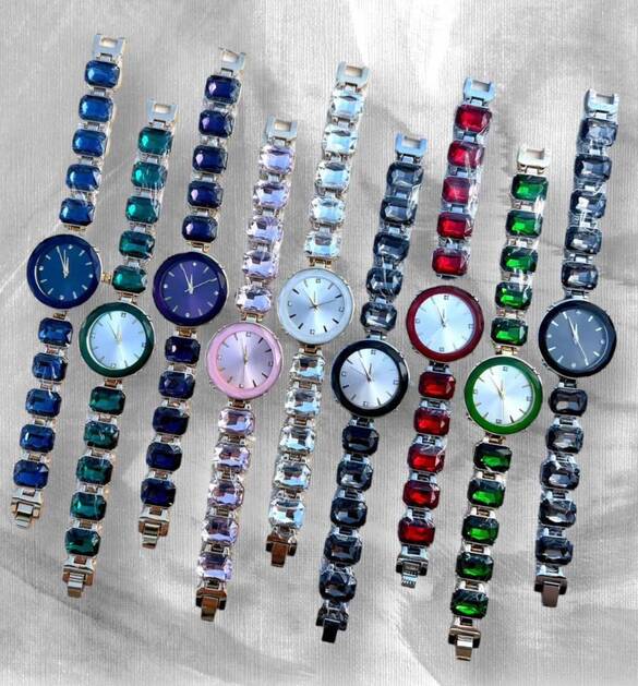 Toptan Swarovski Taşlı Bayan Saat 