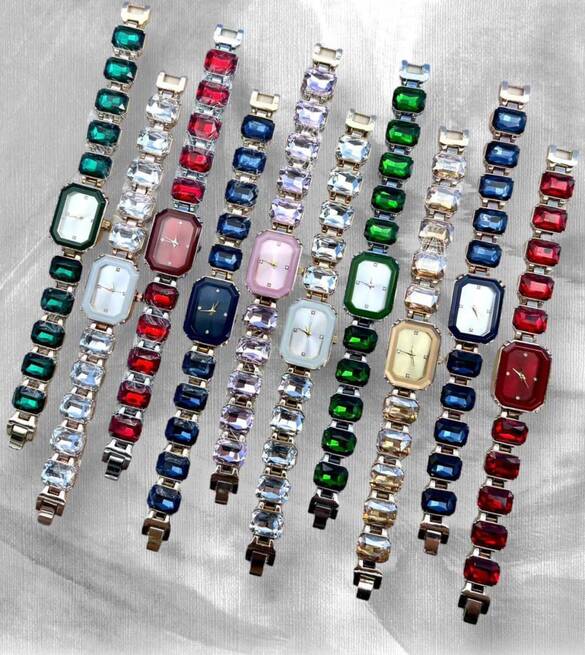 Toptan Swarovski Taşlı Bayan Saat 